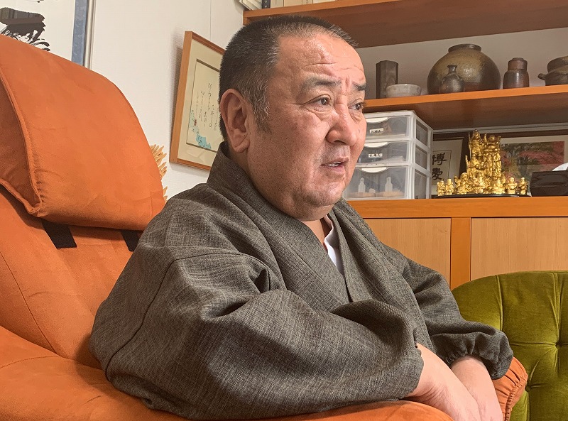 「腰が痛い」とか「膝が痛い」とか言ったら、「い いものがありますよ」って。